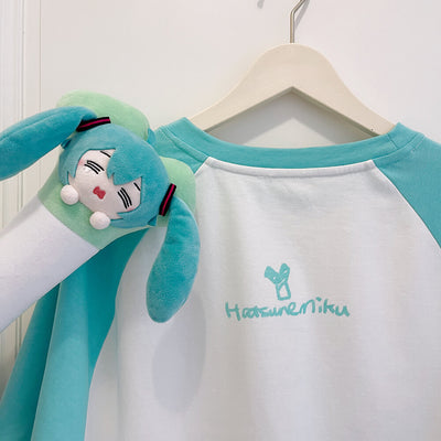 Backside-with-cute-hatsunemiku-letters-and-leek-print