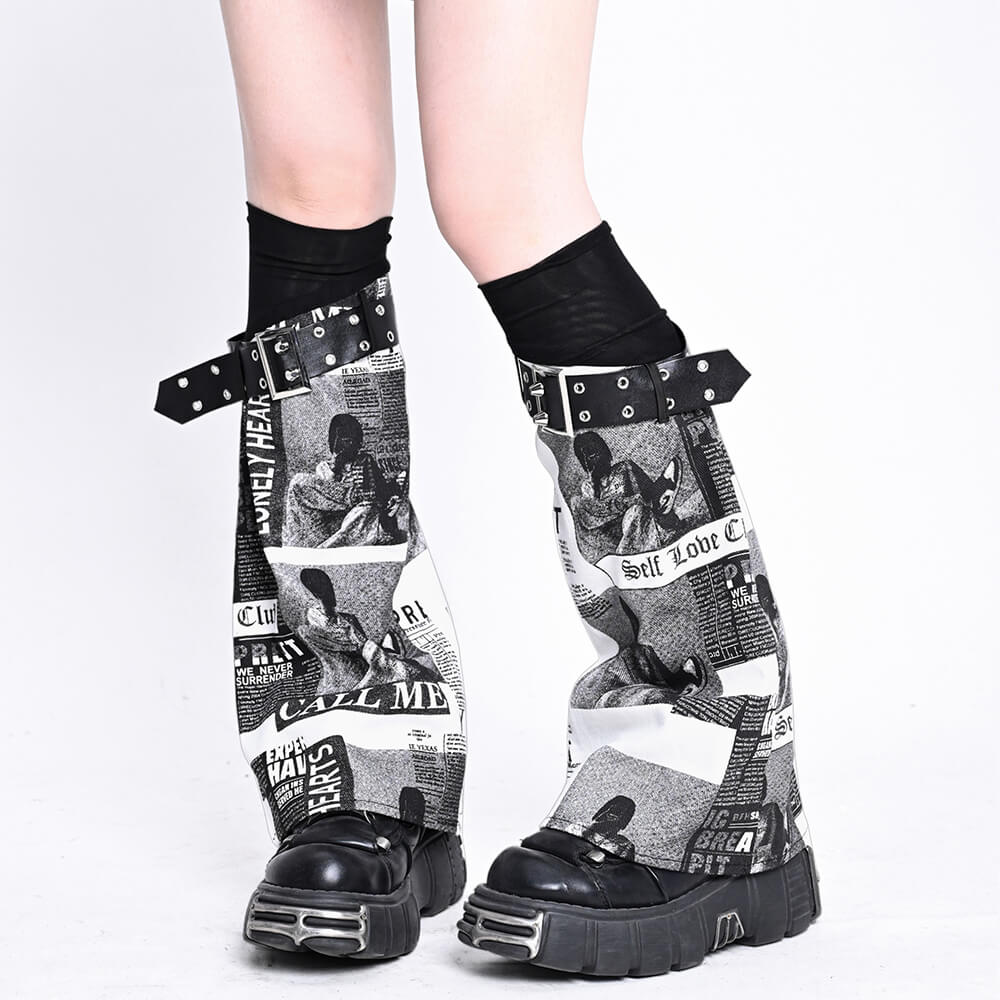 Retro Pictorial Print Buckled Leg Warmers