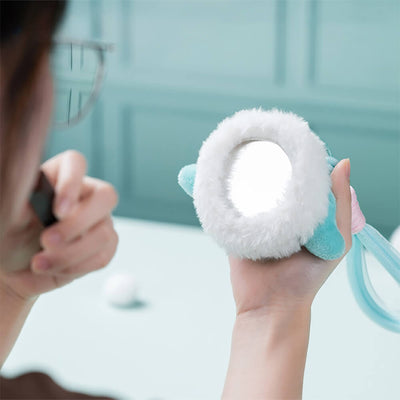 Functions-as-a-mini-makeup-mirror