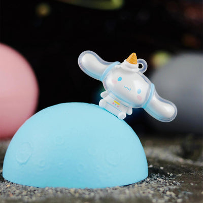 Sanrio-Character-Candy-Planet-Series-Cinnamoroll-Astronaut-Magnetic-Figurine-With-Ballchain