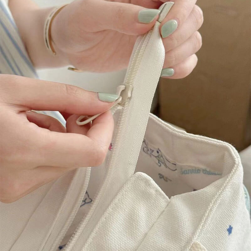 canvas-bag-with-zipper-closure-more-safety