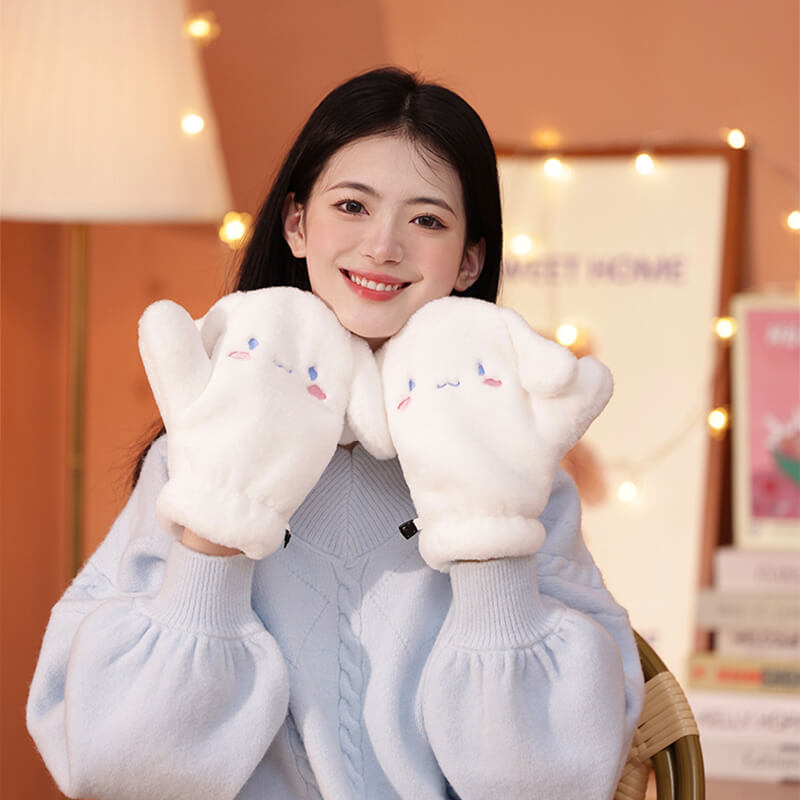 cinnamoroll-fluffy-mittens-wearing-display