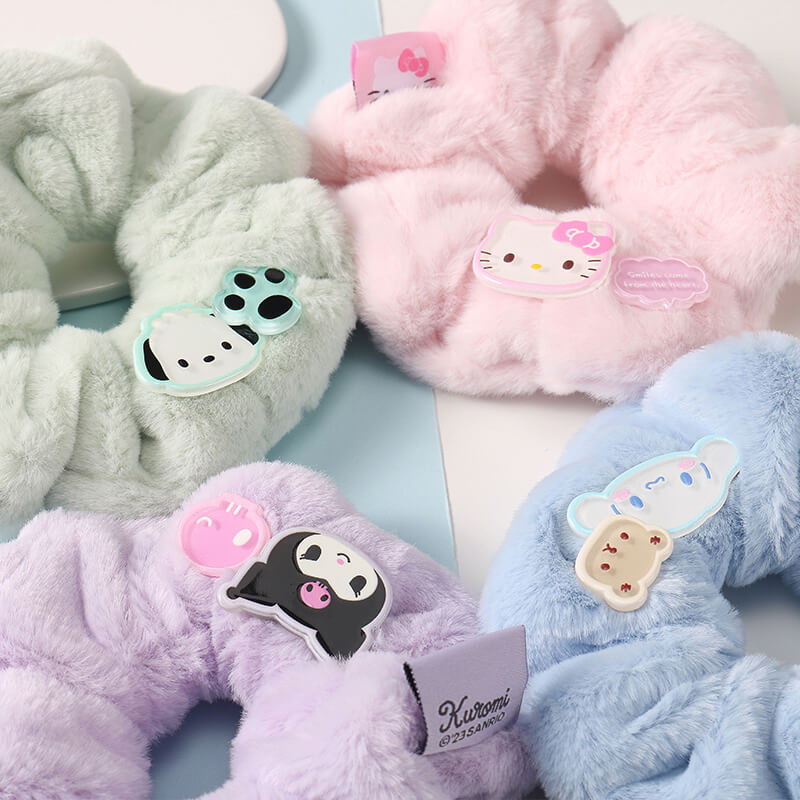 details-display-of-the-sanrio-fluffy-ponytail-holders