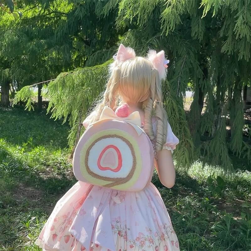 kawaii-outfit-with-cake-roll-backpack