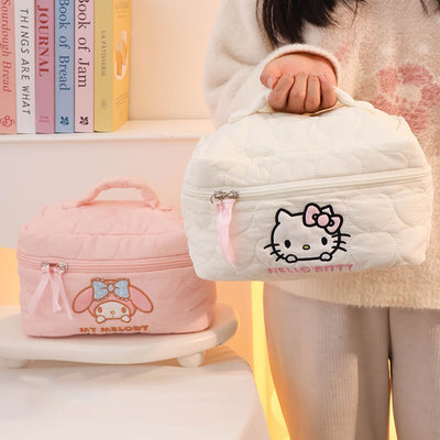 multi-functional-hello-kitty-organizer-bag