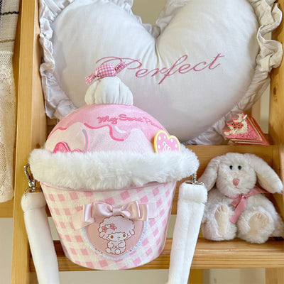 my-sweet-piano-huwahuwa-cupcake-on-shelf