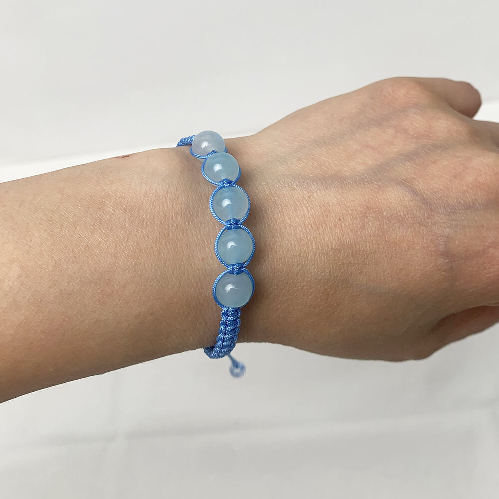 Adjustable-Glass-Beads-Corded-Bracelets-wear-on-hand-blue-color