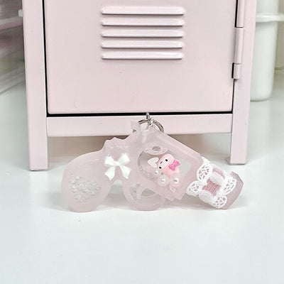 Cute-Pink-Gun-Epoxy-Resin-Shaker-Charm-Keychain-decorated-with-lace-and-bow