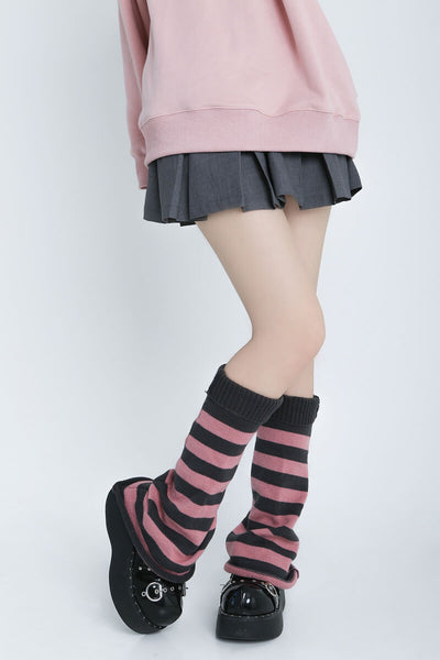 JK-striped-knitted-loose-leg-warmer-socks-in-black-pink