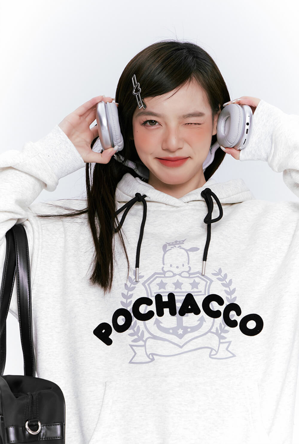 Japanese-girl-fashion-preppy-look-styled-by-pochacco-letters-hoodie