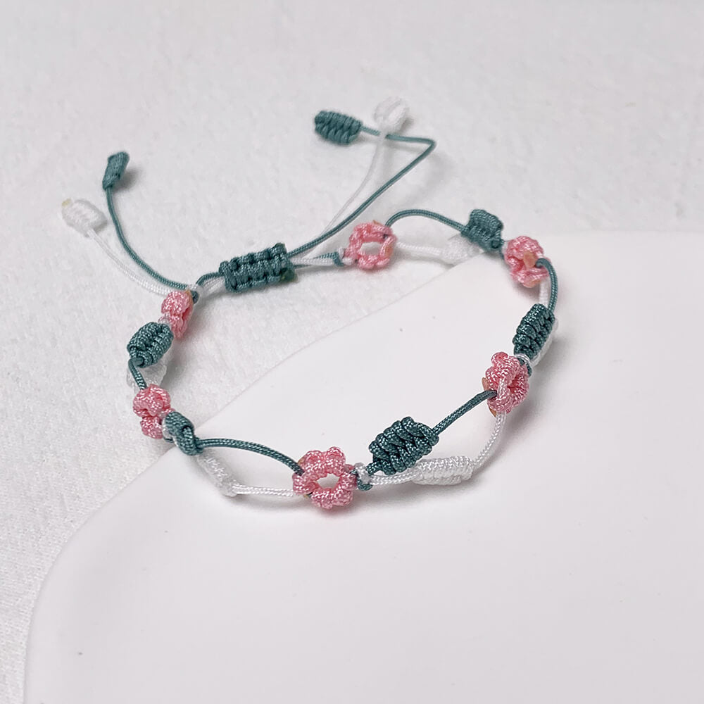 Summer-Vibe-Bracelet-Flower-Leaf-Macrame-Bracelet