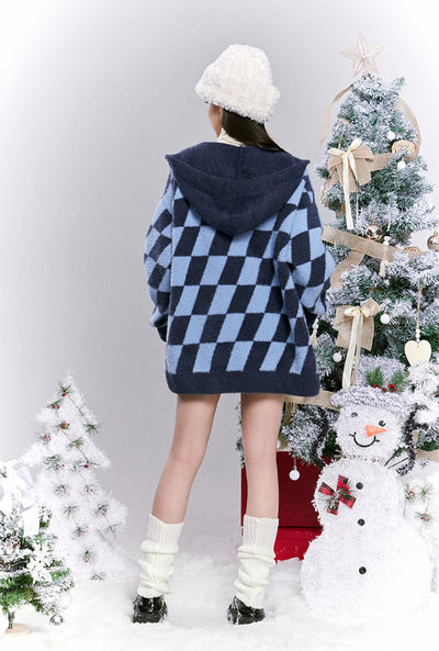 backside-display-of-the-cinnamoroll-argyle-pattern-hooded-cardigan