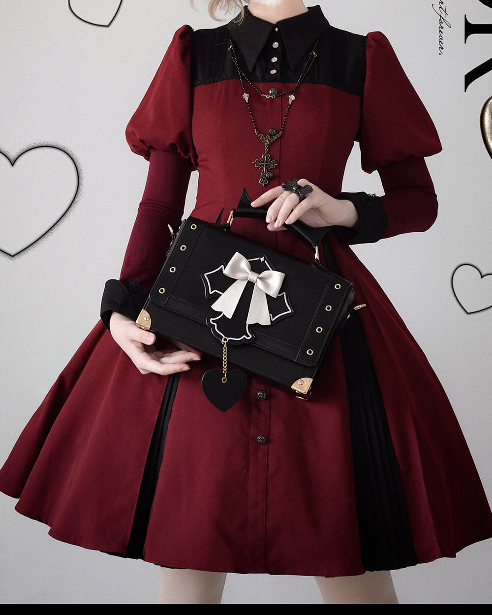 black-red-lolita-outfit-styled-by-the-bat-cross-bow-stud-black-jk-bag