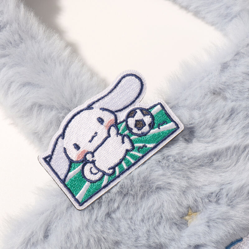 cinnamoroll-embroidery-brooch-attached-on-the-fluffy-bag
