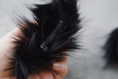 clip-detail-of-the-black-cat-ear-hair-clip