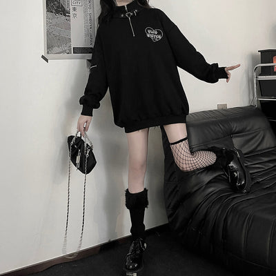 cool-black-autumn-outfit-styled-by-the-long-sleeve-oversized-half-zip-sweatshirt