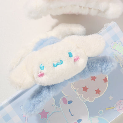 embroidery-detail-display-of-the-cinnamoroll-face-fluffy-hair-claw