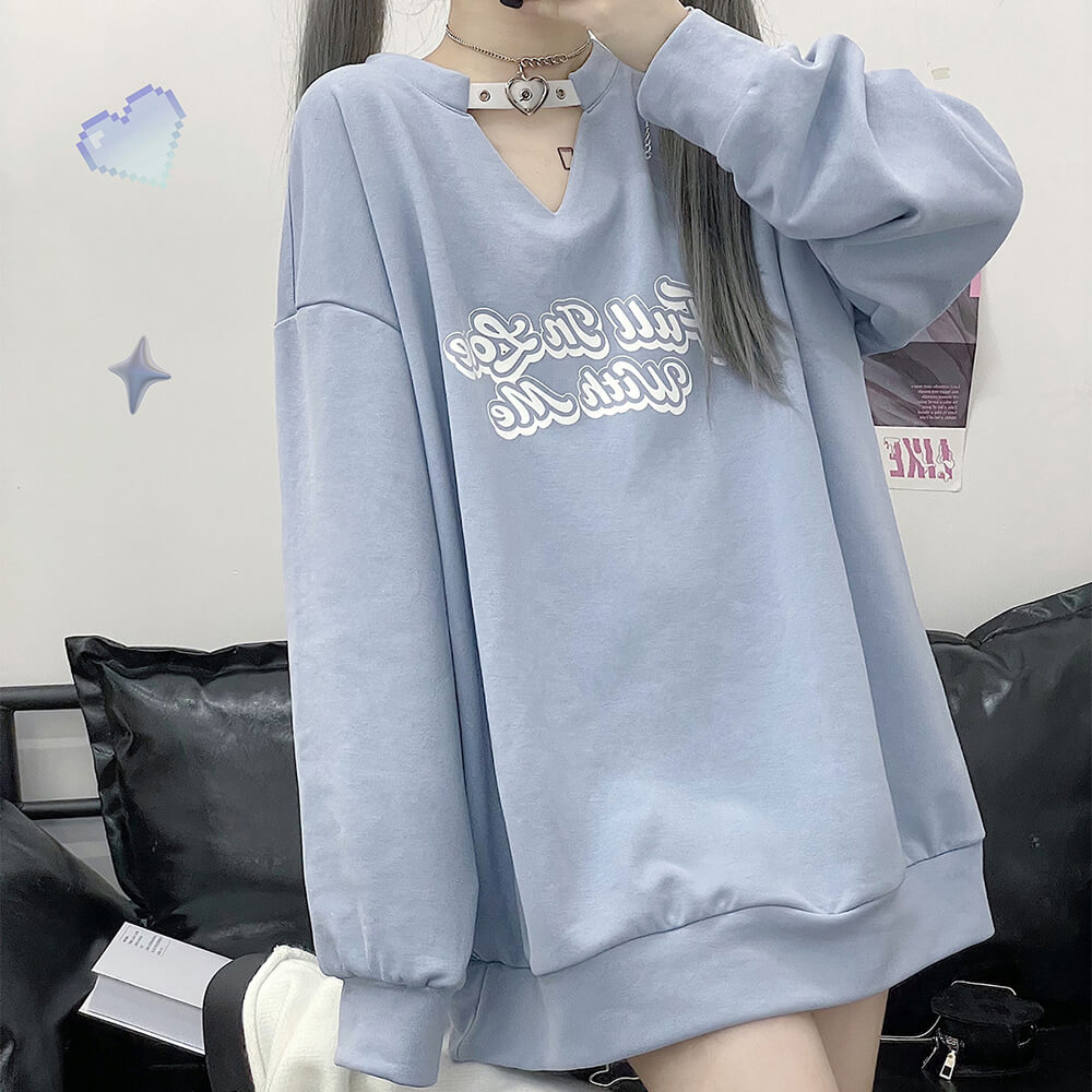 full-in-love-with-mel-letters-print-oversize-sweatshirt-with-neck-heart-buckle-light-blue