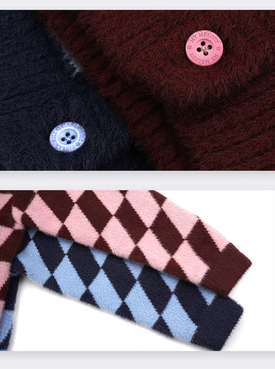 sanrio-letters-button-and-argyle-pattern-sleeve-details-display