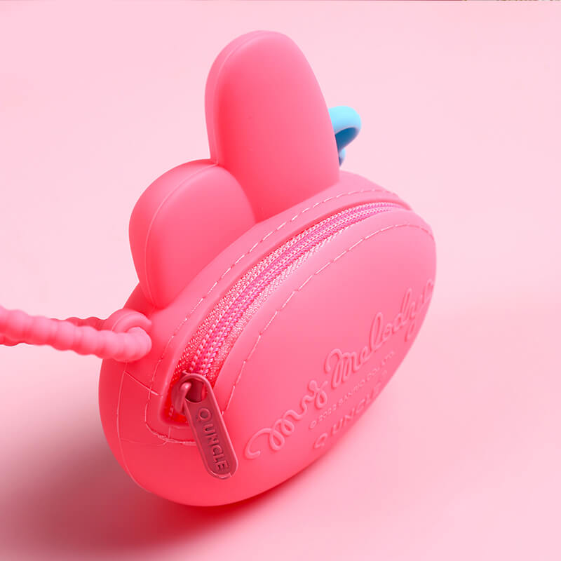 zipper-closure-details-display-of-my-melody-silicone-coin-purse